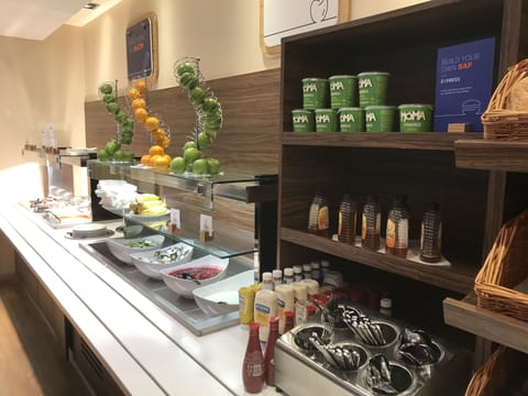 Free daily English breakfast