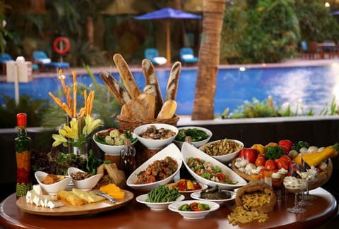 Daily buffet breakfast for a fee