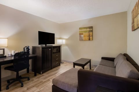 Pillowtop beds, in-room safe, soundproofing, iron/ironing board