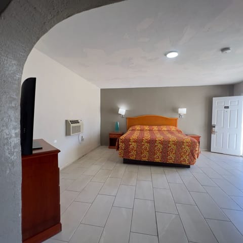 Desk, iron/ironing board (on request), WiFi (free), bed sheets