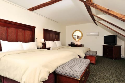 Premier Room, 2 Queen Beds | Desk, iron/ironing board, free cribs/infant beds, free WiFi
