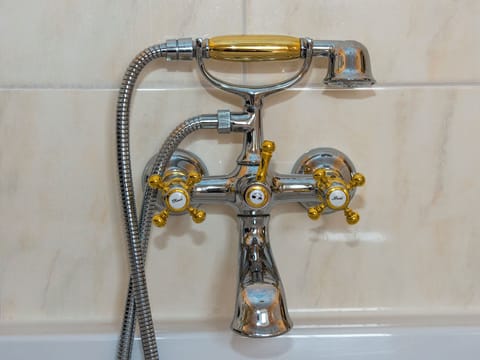 Grand Suite | Bathroom | Free toiletries, hair dryer, bathrobes, slippers