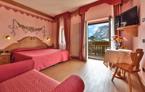 In-room safe, desk, soundproofing, bed sheets