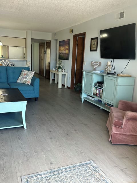 Large TV, games, books, and puzzles.