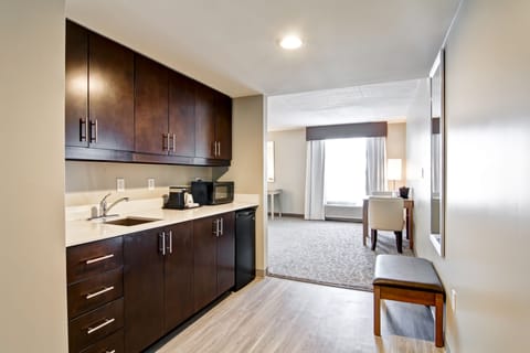 Suite, 1 King Bed with Sofa bed | Desk, blackout drapes, iron/ironing board, WiFi (free)