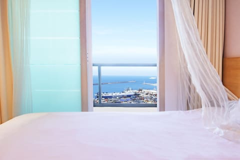 Family Twin Room | Blackout drapes, soundproofing, free WiFi, bed sheets
