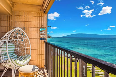 Lounge on the balcony