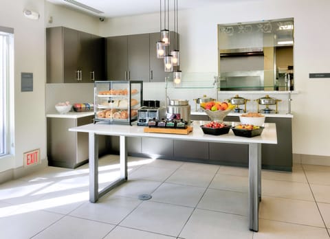 Daily to-go breakfast (USD 18.95 per person)