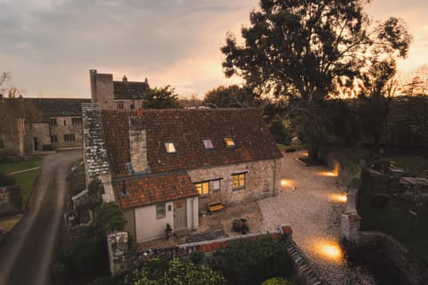The Gatehouse at Mathern Palace 
Private parking and driveway