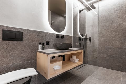 Economy Double Room | Bathroom | Hair dryer, bathrobes, towels, soap