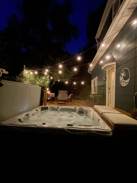 Relax in the hot tub under the stars and let the bubbles ease you.