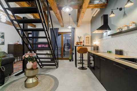Premium Apartment | 1 bedroom, hypo-allergenic bedding, desk, laptop workspace