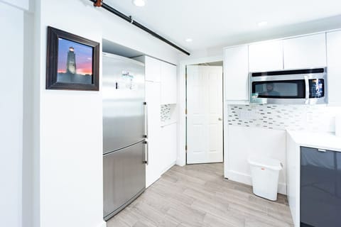 Family Suite, Multiple Beds, Non Smoking, Ground Floor | Private kitchen | Fridge, microwave, electric kettle