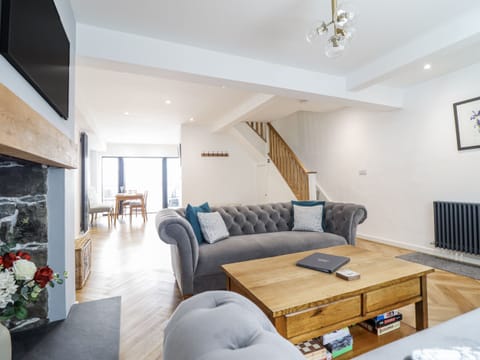 Cottage | Living area