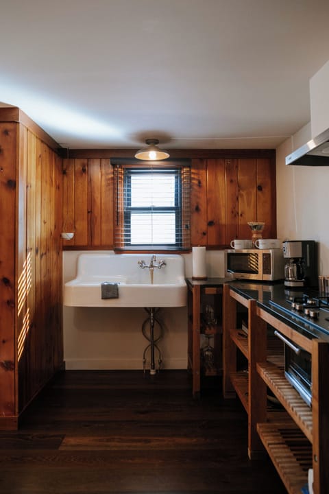 1.5 Bedroom | Private kitchen | Fridge, coffee/tea maker, electric kettle, freezer