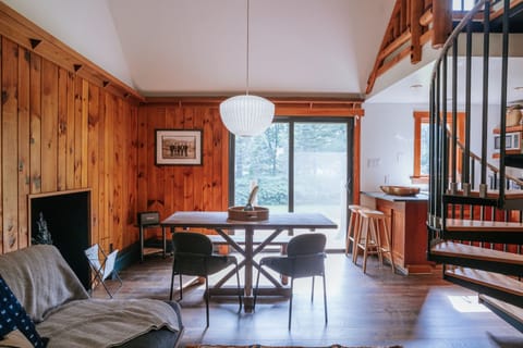 Loft Duplex w/ Deck | In-room dining