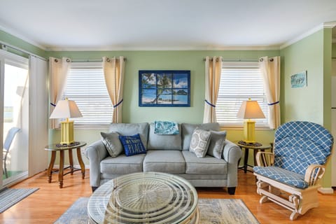 Murrells Inlet Vacation Rental | 2BR | 2BA | Stairs to Access | 800 Sq Ft