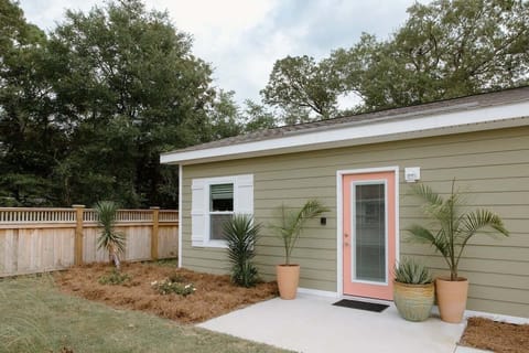 Welcome to The Hideaway, perfect for family vacations, pet-friendly getaways, and relaxing coastal stays.