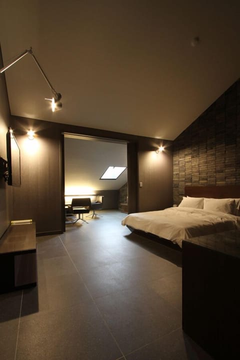 Suite (Check-in 12PM / 4PM on Saturday) | Blackout drapes, free WiFi, bed sheets