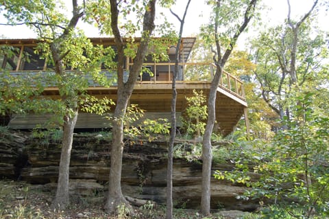 Bluff Cabin on Beaver Lake | Balcony