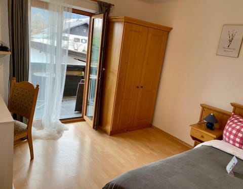 Traditional Single Room | Individually furnished, free WiFi, bed sheets