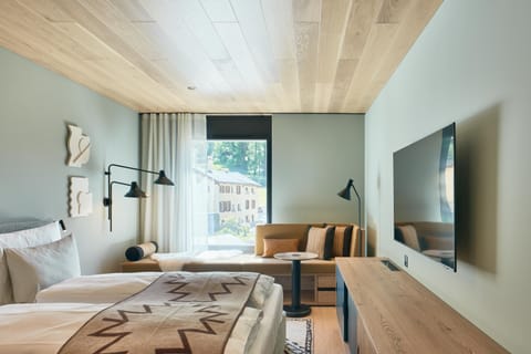 Design Double Room | Premium bedding, free minibar, in-room safe, desk