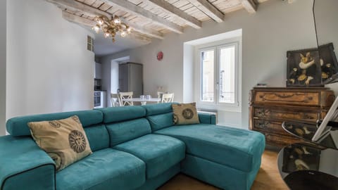 Apartment (2 Bedrooms) | Front of property