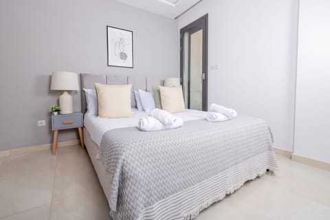 Apartment | 2 bedrooms, hypo-allergenic bedding available, iron/ironing board
