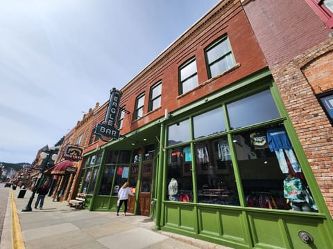 Nugget Suite Location - Directly on Main Street Deadwood!