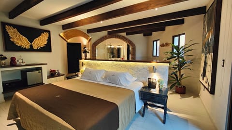 Design Studio Suite, 1 King Bed, Balcony, Resort View | Individually decorated, individually furnished, blackout drapes