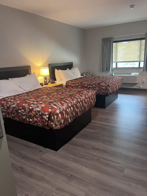 Room | Desk, blackout drapes, iron/ironing board, free WiFi