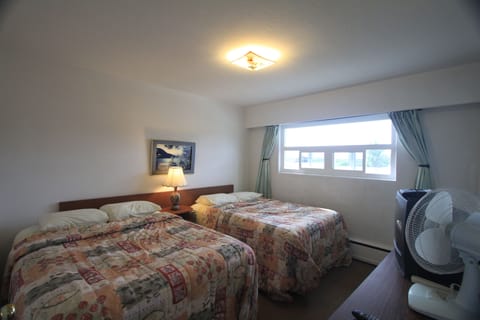 Deluxe Room, 1 Bedroom | Desk, free WiFi