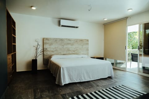 Superior Room, Private Pool | Pillowtop beds, individually furnished, bed sheets