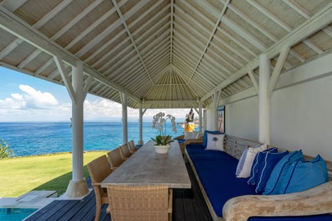 43-inch flat-screen TV with digital channels