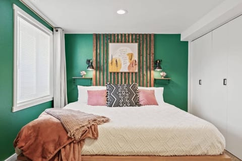 Lower Level Bedroom KING BED