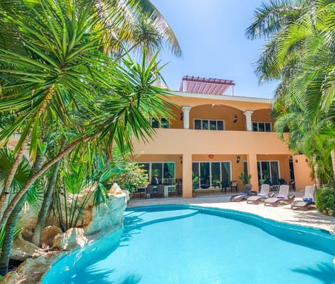 Hacienda Las Palmas
