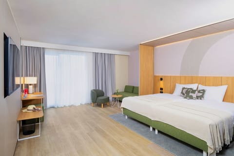 Superior room with balcony pool side - Family | Minibar, in-room safe, desk, blackout drapes