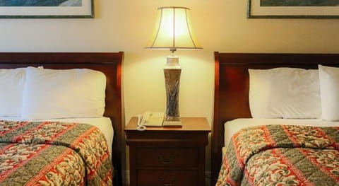 Double Room, 2 Double Beds | Desk, free WiFi, bed sheets