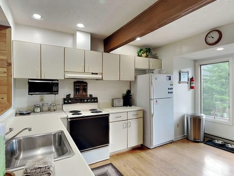 Studio (2 Bedrooms) | Property amenity