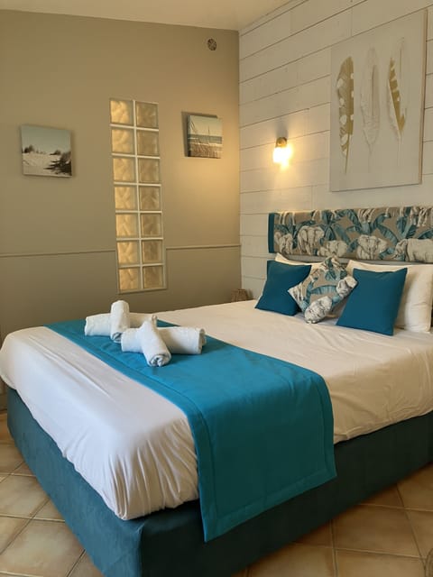 Superior Double Room, Terrace (Triple) | Individually decorated, individually furnished, desk, blackout drapes