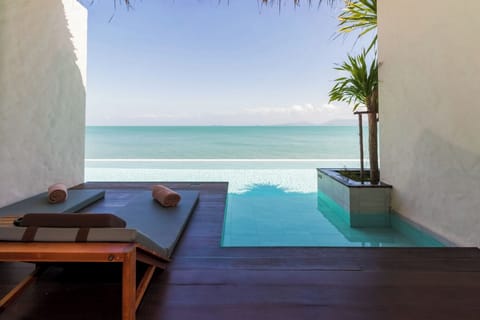 Beach front Pool Access | In-room safe, desk, blackout drapes, WiFi (free)