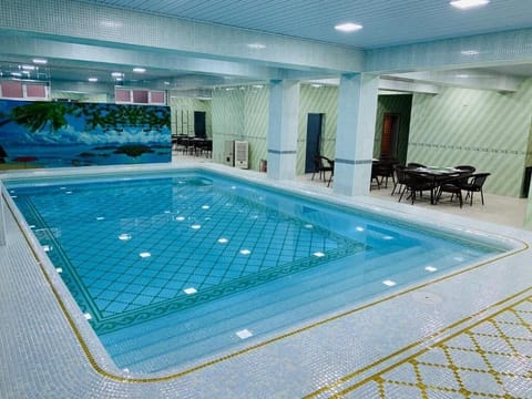 10 indoor pools