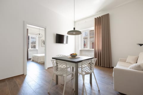 Apartment | Dining room