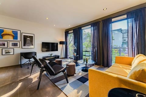 For a group of 6, this is the perfect stay in one of Mexico City's best locations!