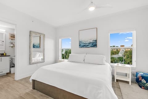Primary Suite- King Bed