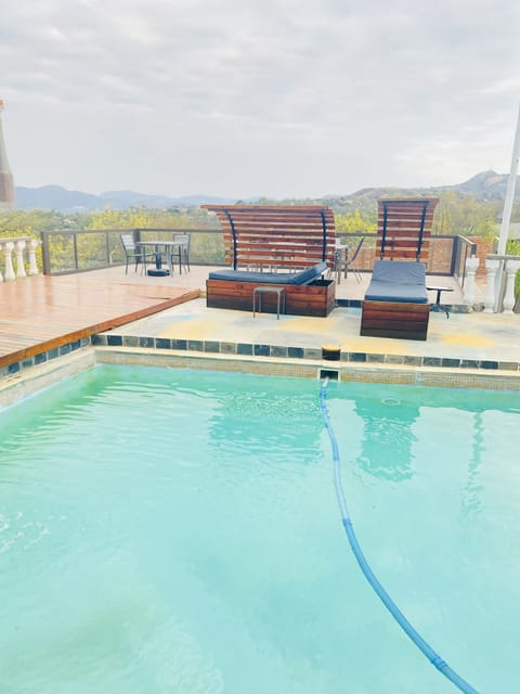 14 outdoor pools