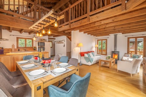 Dining area & Living room