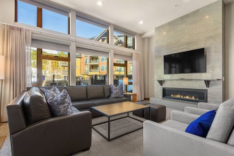 Spacious Living room