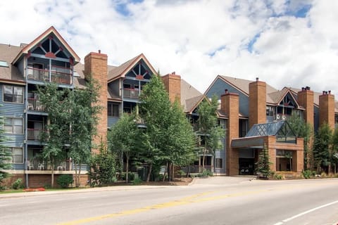 Enjoy the wonderful on-site amenities when you stay with us!