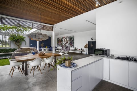 Deluxe Villa, 2 Bedrooms, Private Pool, Garden View | Private kitchen | Fridge, microwave, stovetop, electric kettle